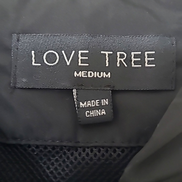 LOVE TREE NWOT Black and White Crop Zip Hooded Jacket Size M - Picture 5 of 6